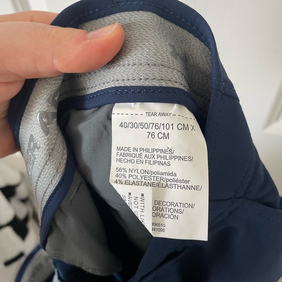 Sleek and Stylish: Under Armor Tapered Pants 0360 - Picture 8 of 9